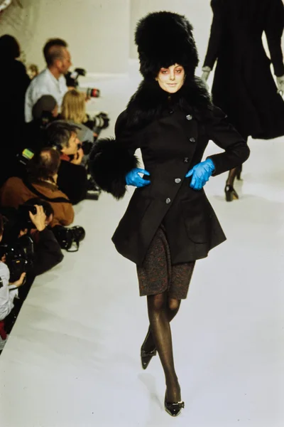 Look 3